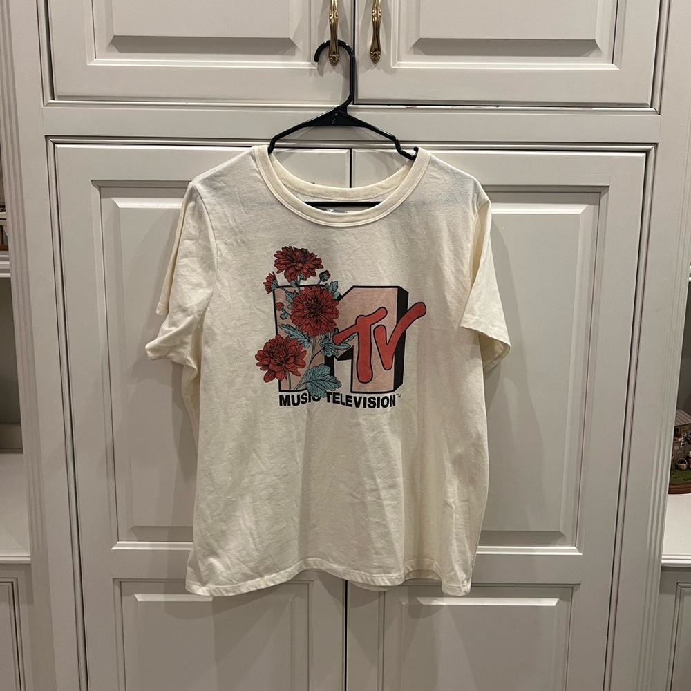 MTV graphic tee